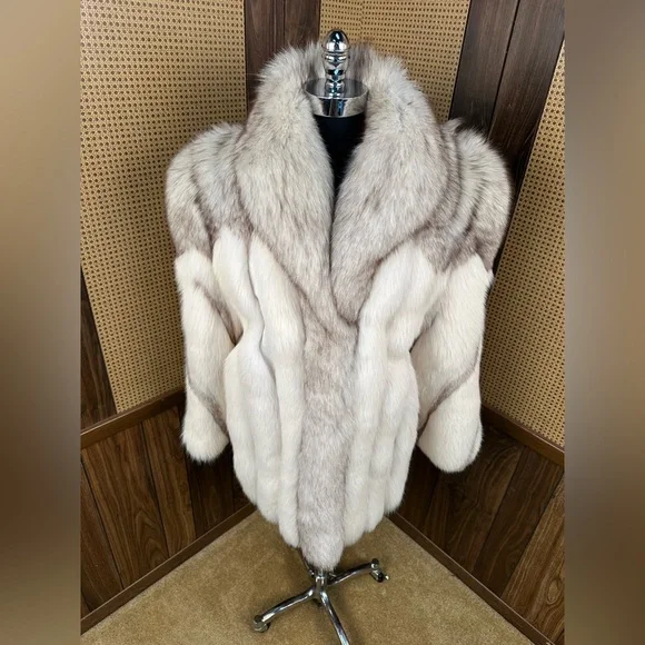 SAGA FOX “ GUARANTEE OF QUALITY” BLUE & WHITE FOX FUR COAT JACKET SIZE LARGE - Picture 2 of 8